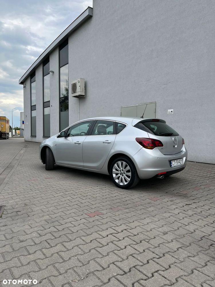 Opel Astra - 9