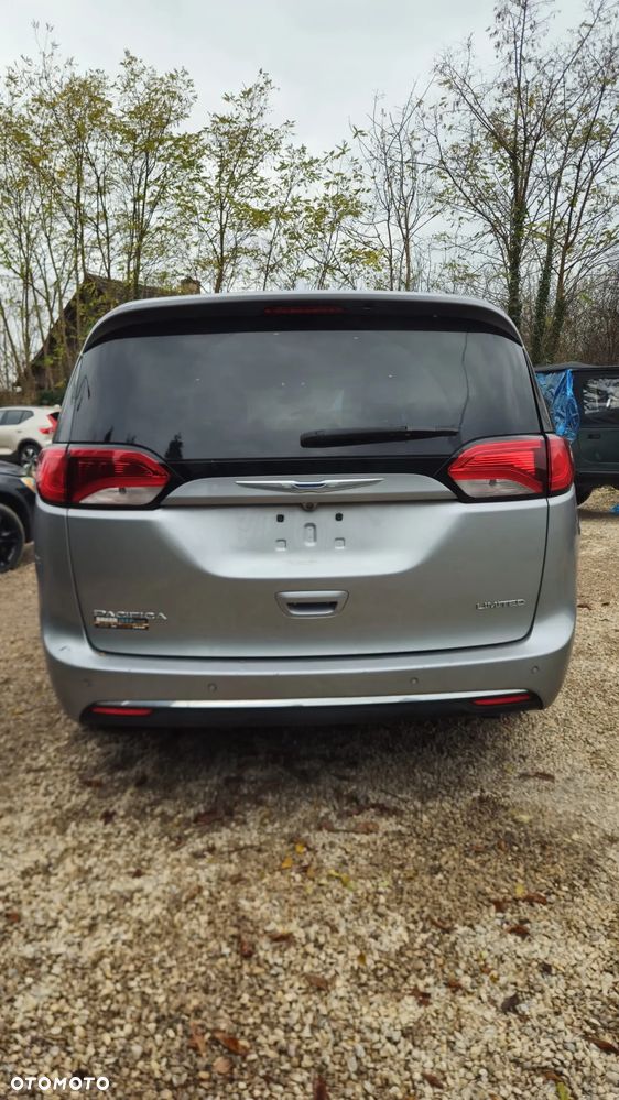 Chrysler Pacifica - 6