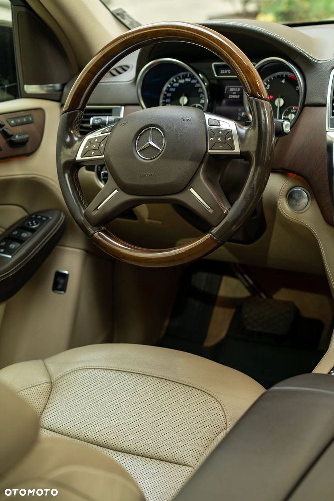 Mercedes-Benz ML - 9