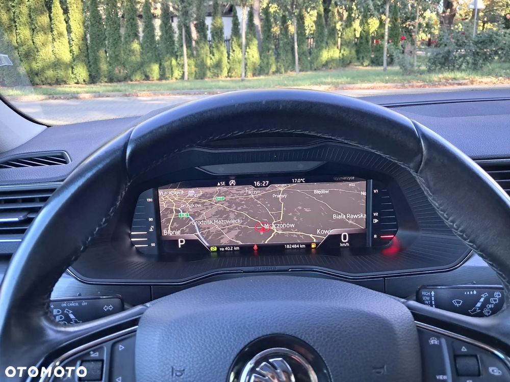 Skoda Superb 2.0 TDI SCR Ambition DSG - 32