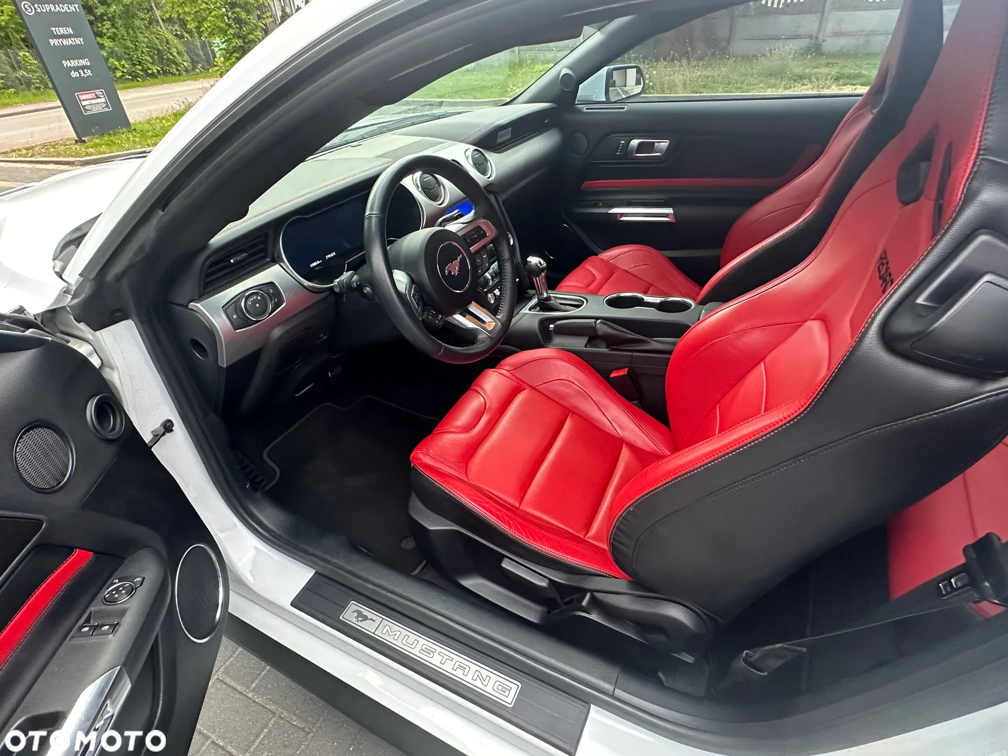 Ford Mustang 5.0 V8 GT - 14