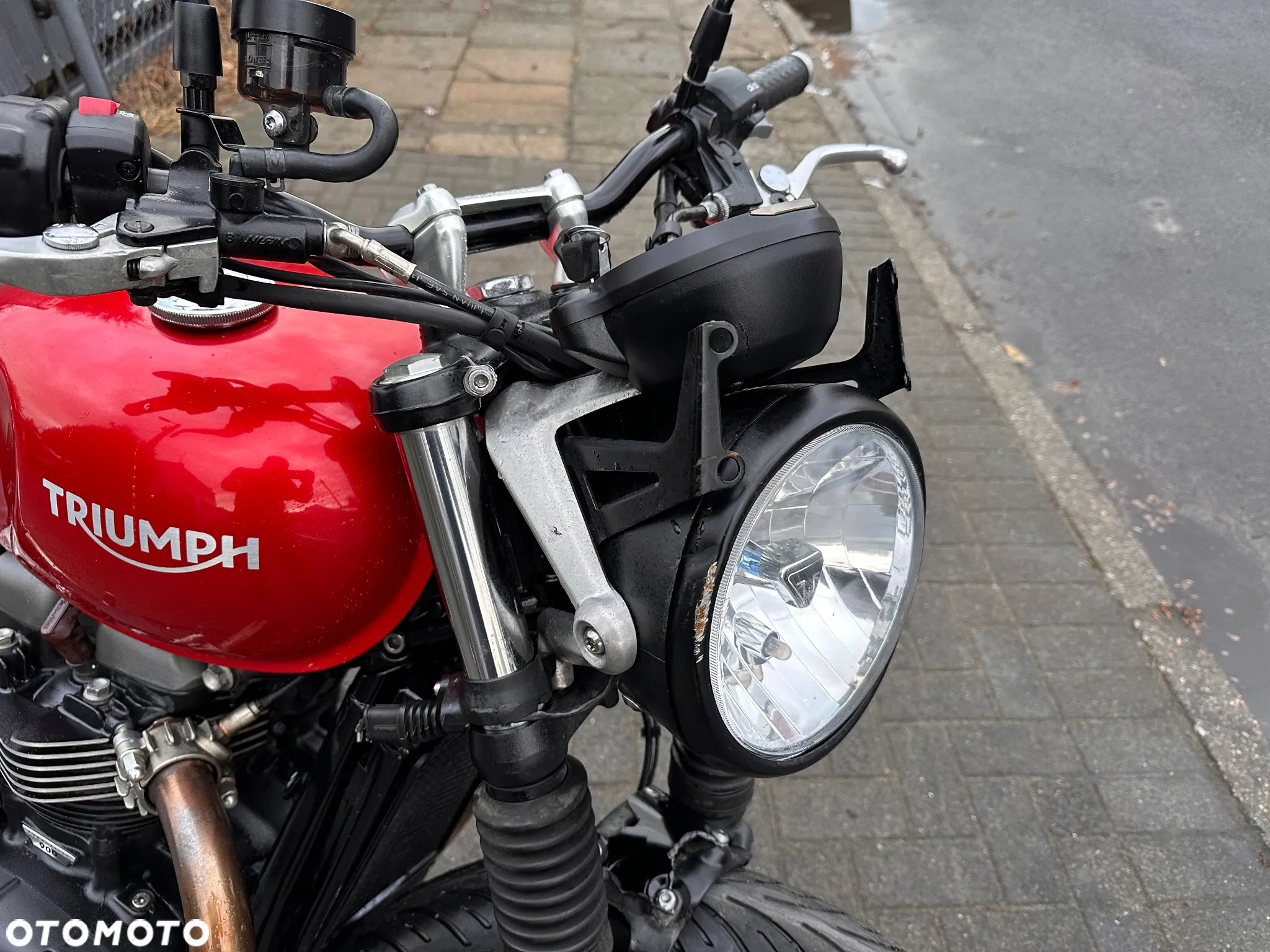 Triumph Bonneville - 27