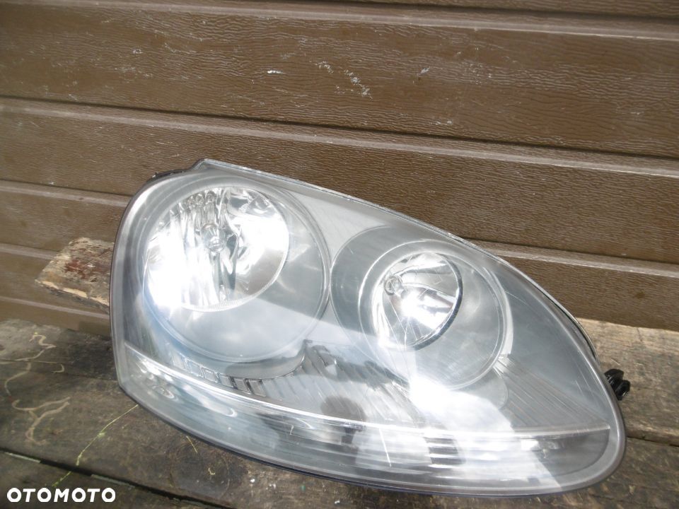 Lampa prawa VW GOLF V HELLA EUROPA - 1