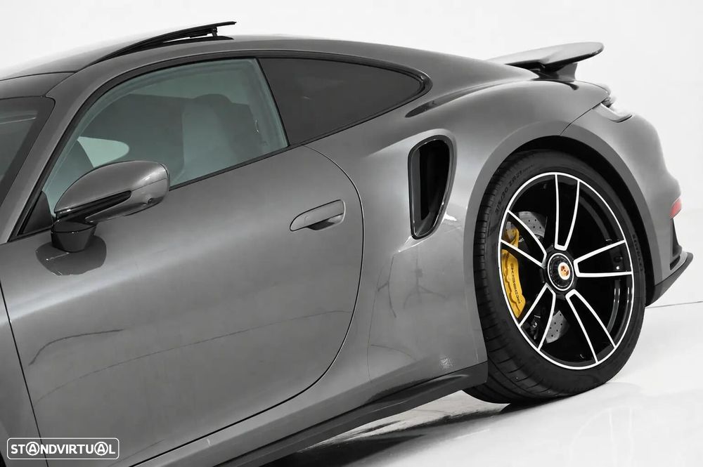 Porsche 911 (992) - 14