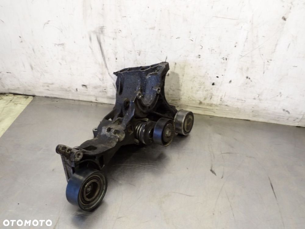 ŁAPA ALTERNATORA AUDI A6 C6 03G903143D - 3