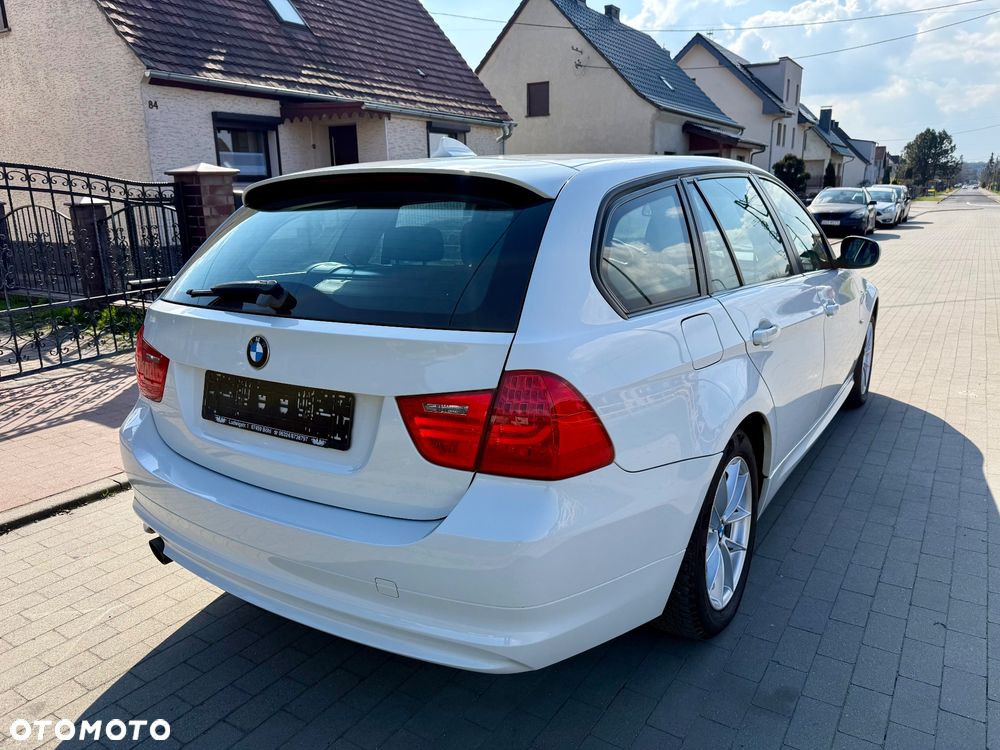 BMW Seria 3 320d xDrive DPF - 9