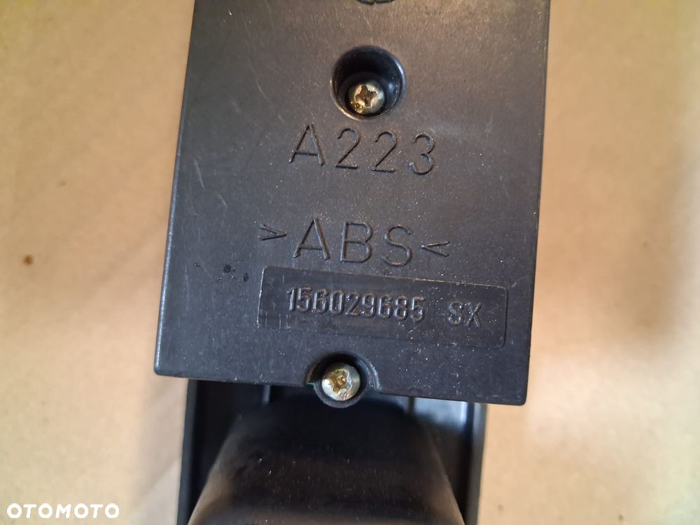 Przełączniki szyb FIAT ALFA  ROMEO 166    156029685   OE - 3