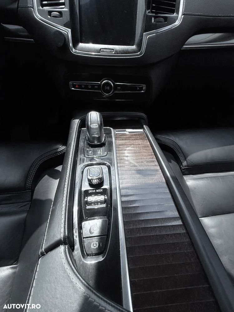 Volvo XC 90 - 16
