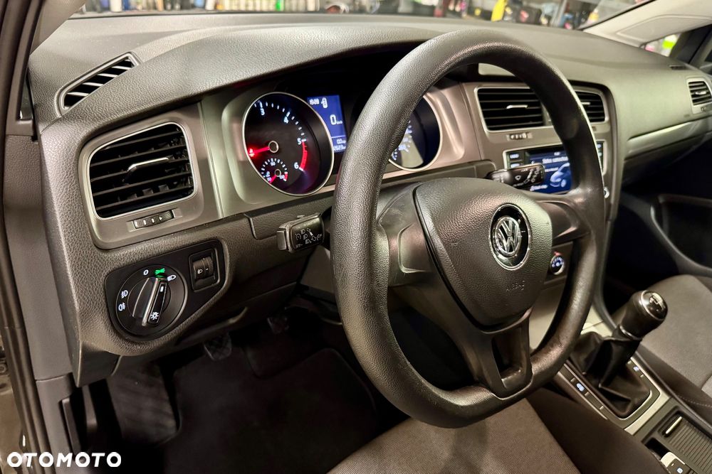 Volkswagen Golf - 21