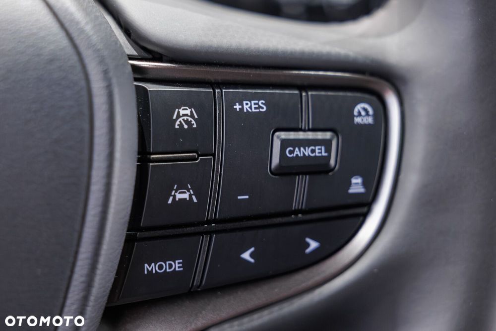 Lexus UX 300h F Sport AWD - 37