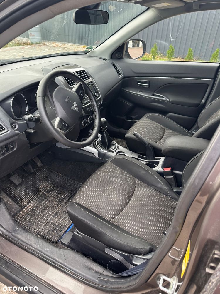 Mitsubishi ASX - 9