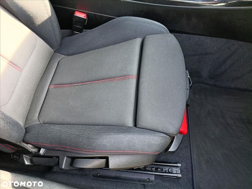 BMW Seria 1 114i - 26