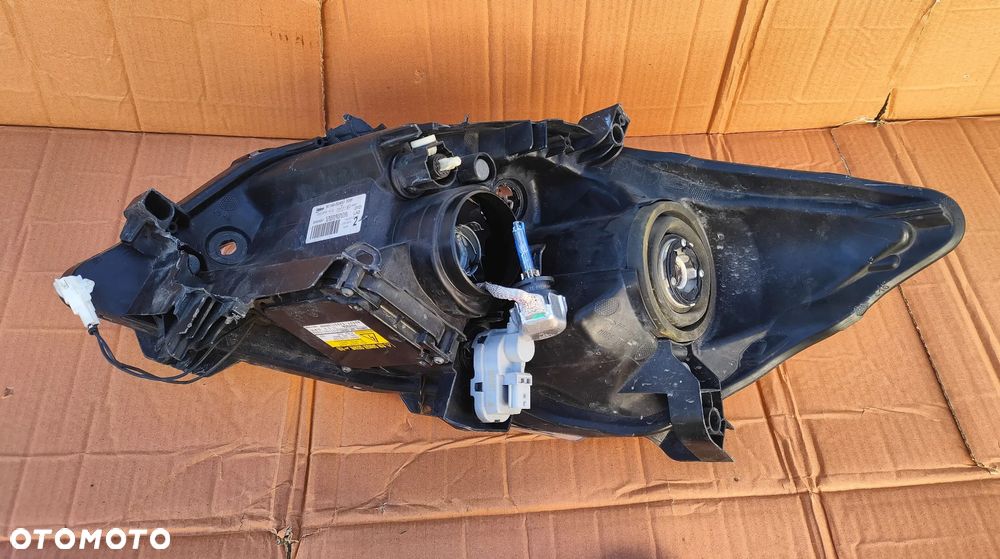 Xenon prawy lampa prawa Toyota Auris I Lift 2010- - 5