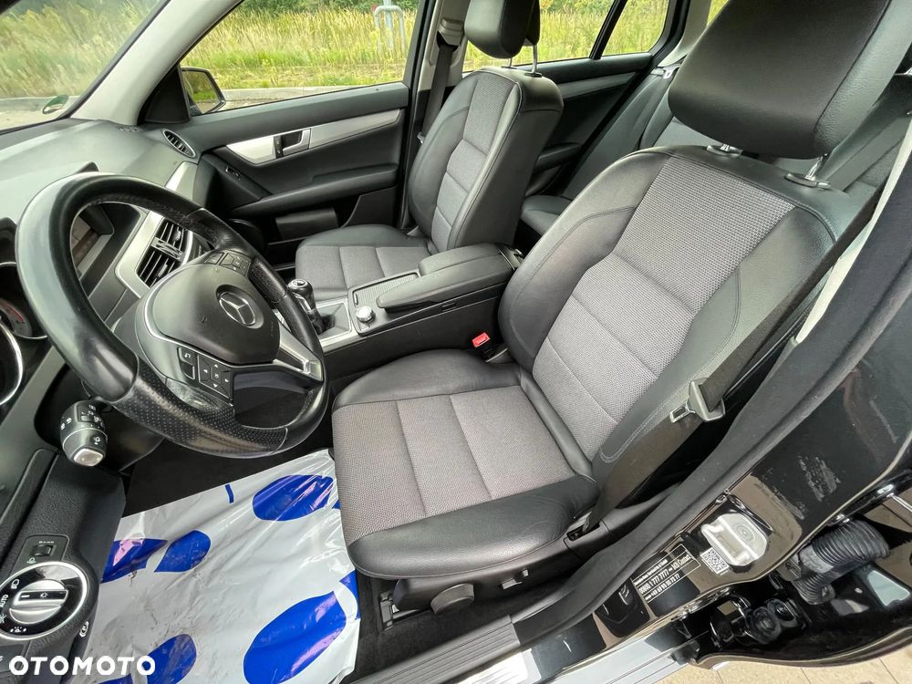 Mercedes-Benz Klasa C 180 (BlueEFFICIENCY) Avantgarde - 9