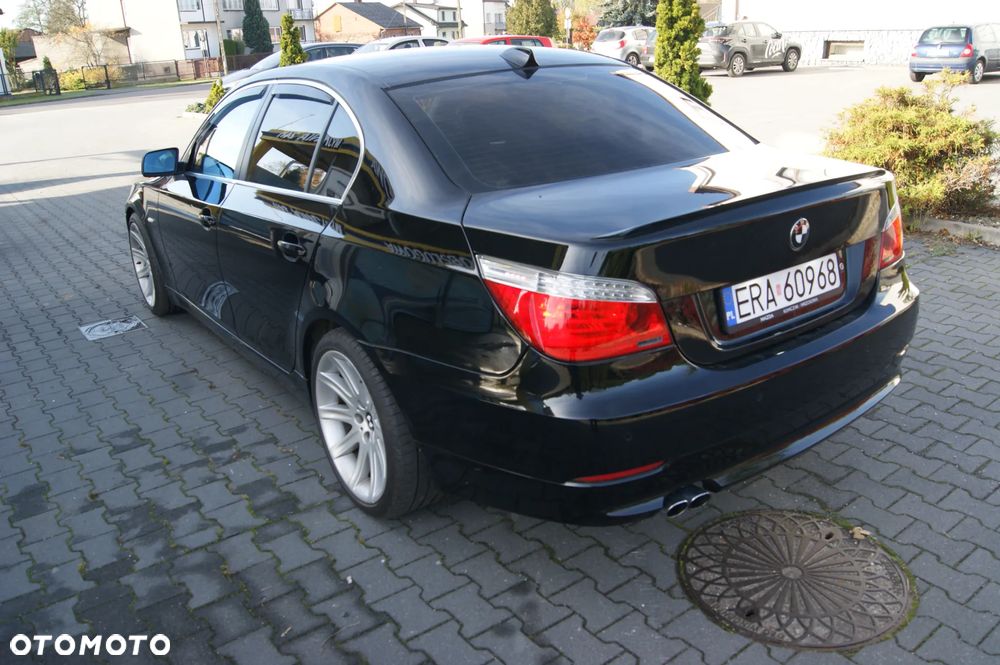 BMW Seria 5 525d Edition Sport - 11