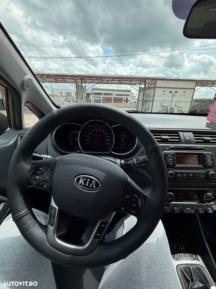 Kia Rio 1.4 DSL Comfort - 1