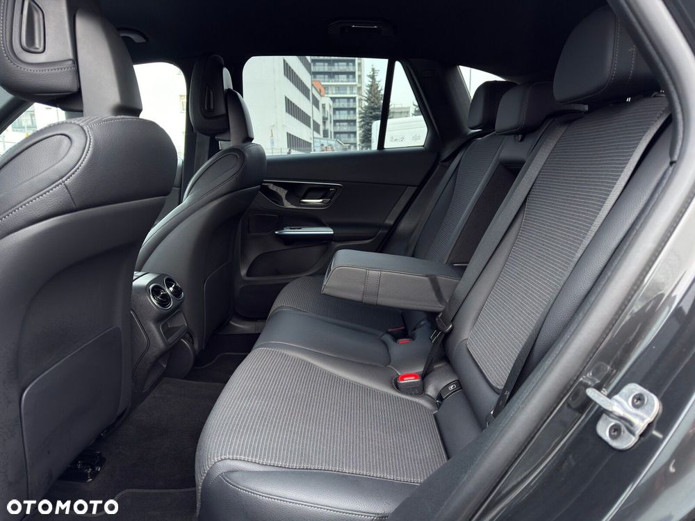 Mercedes-Benz GLC - 27