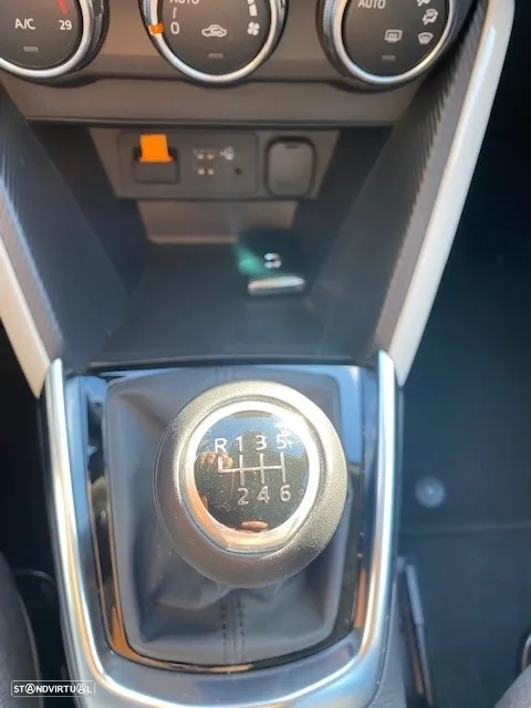 Mazda 2 - 10