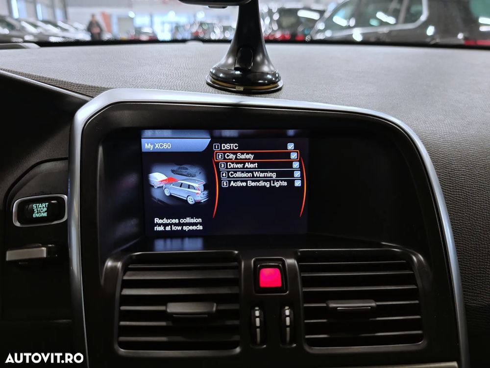 Volvo XC 60 2.4D AWD Aut. Momentum - 14