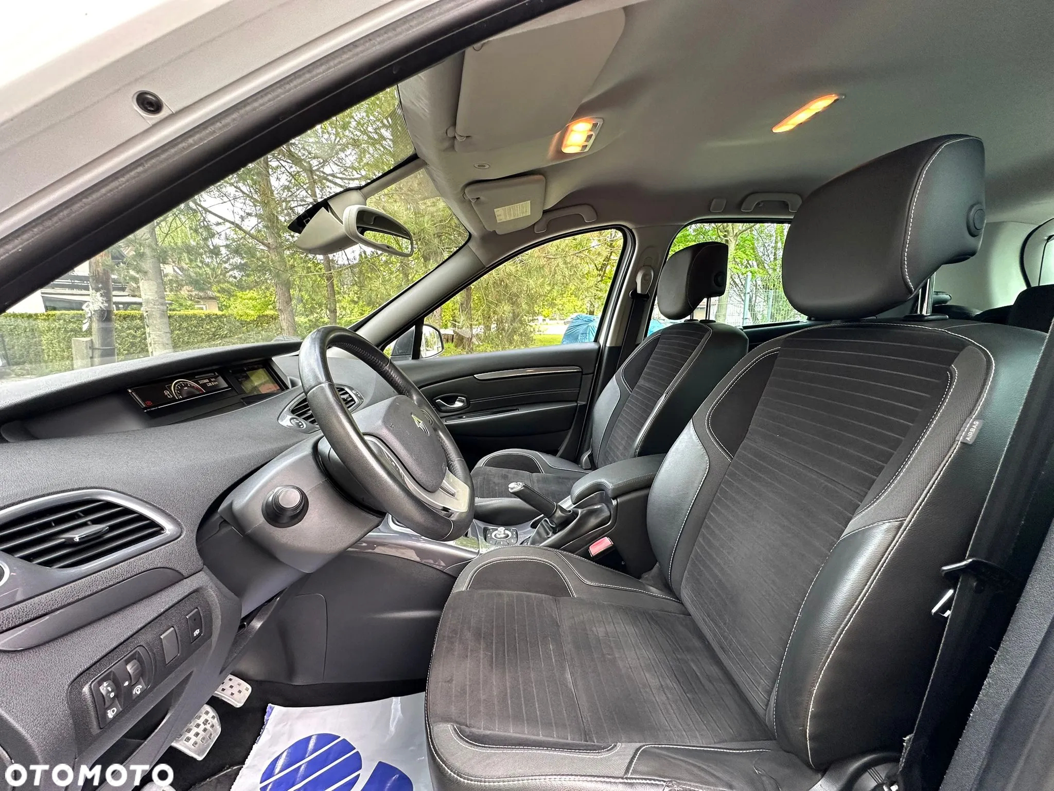 Renault Scenic Xmod 1.5 dCi Bose - 13