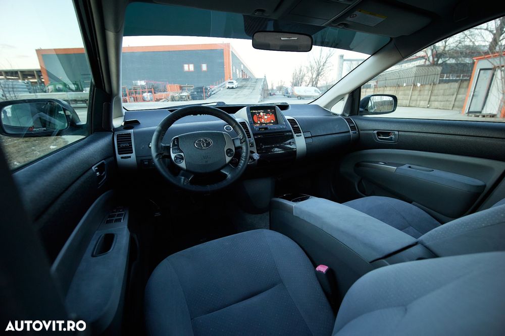 Toyota Prius (Hybrid) Luna - 7
