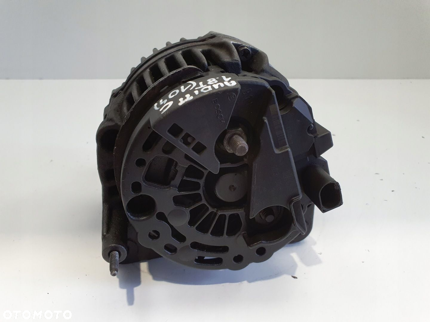 Audi TT 1.8 T ALTERNATOR bosch 028903028E 120A - 4