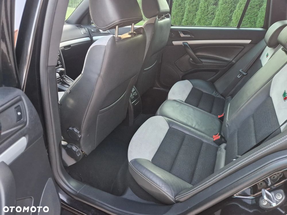 Skoda Octavia 2.0 TDI DPF DSG RS - 37