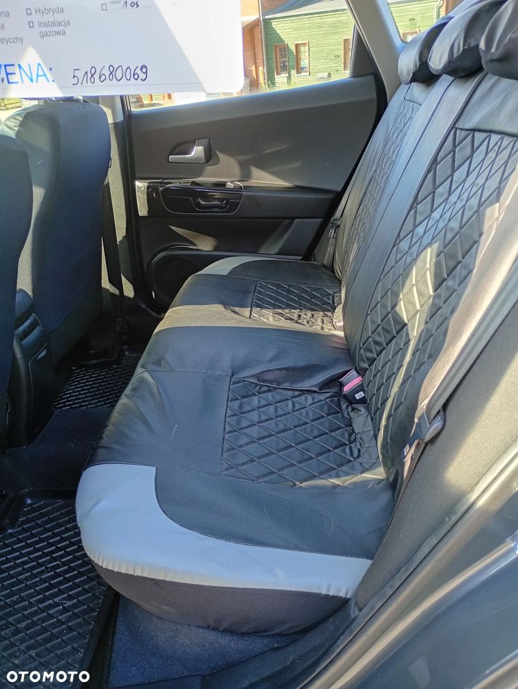Kia Ceed - 13