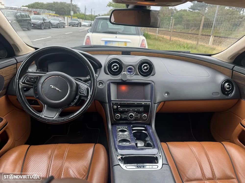 Jaguar XJ 3.0 D V6 LWB Premium Luxury - 3