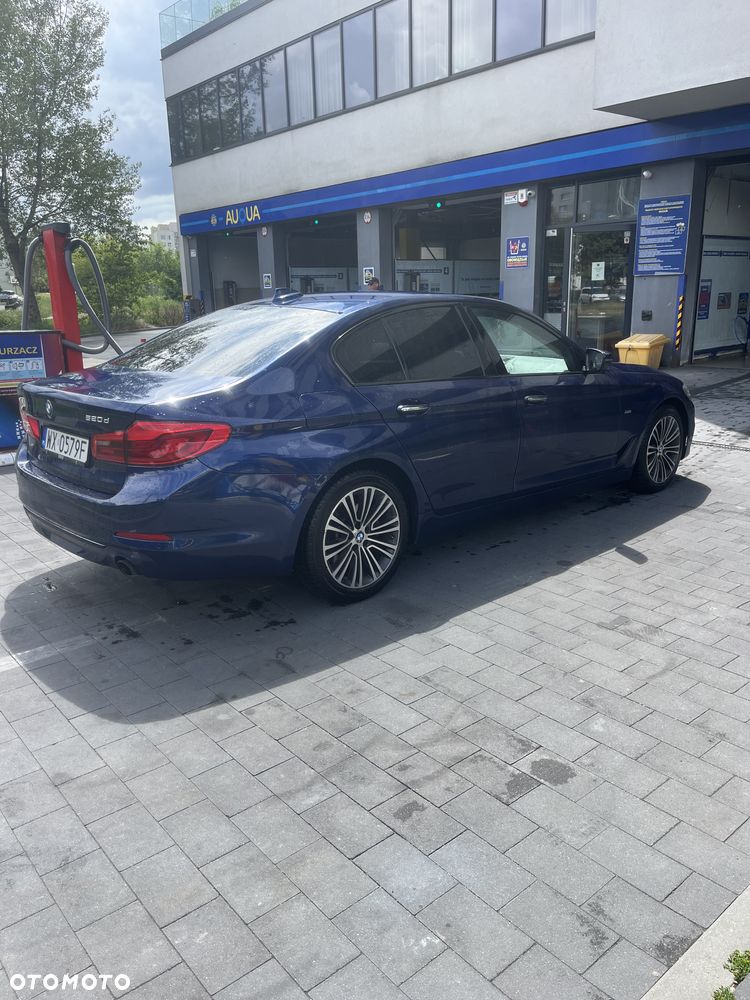 BMW Seria 5 520d Sport Line - 2