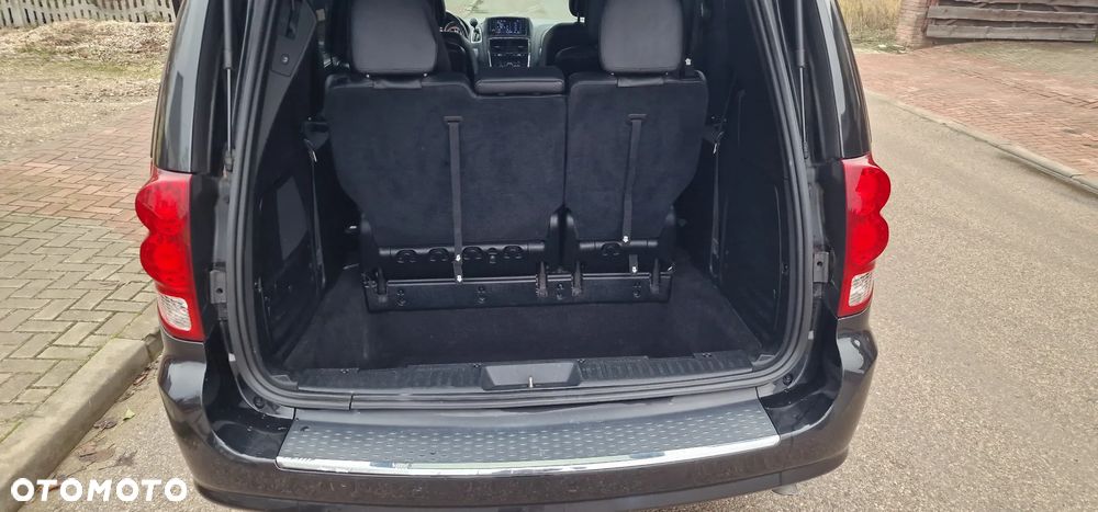 Dodge Grand Caravan - 25