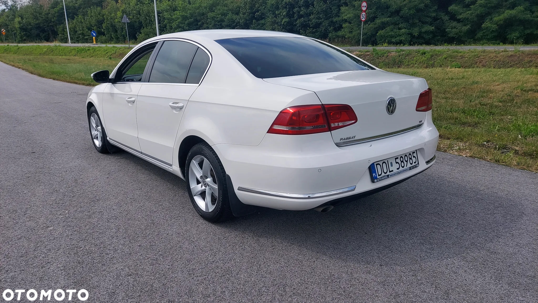 Volkswagen Passat 1.6 TDI DPF BlueMot Highline - 7
