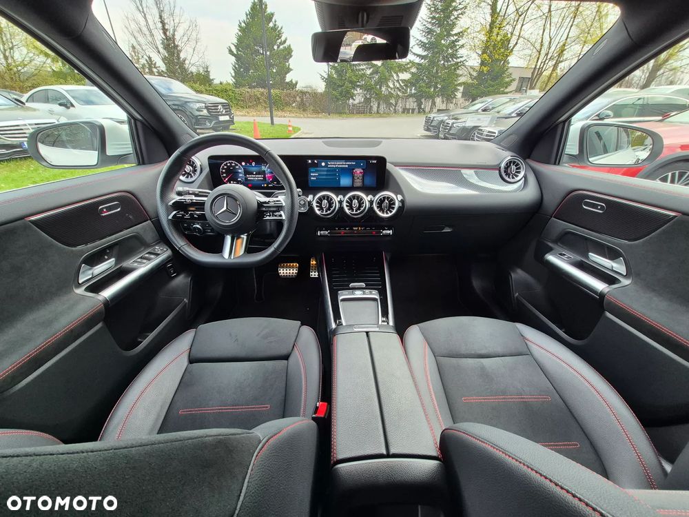 Mercedes-Benz GLA 200 AMG Line - 18