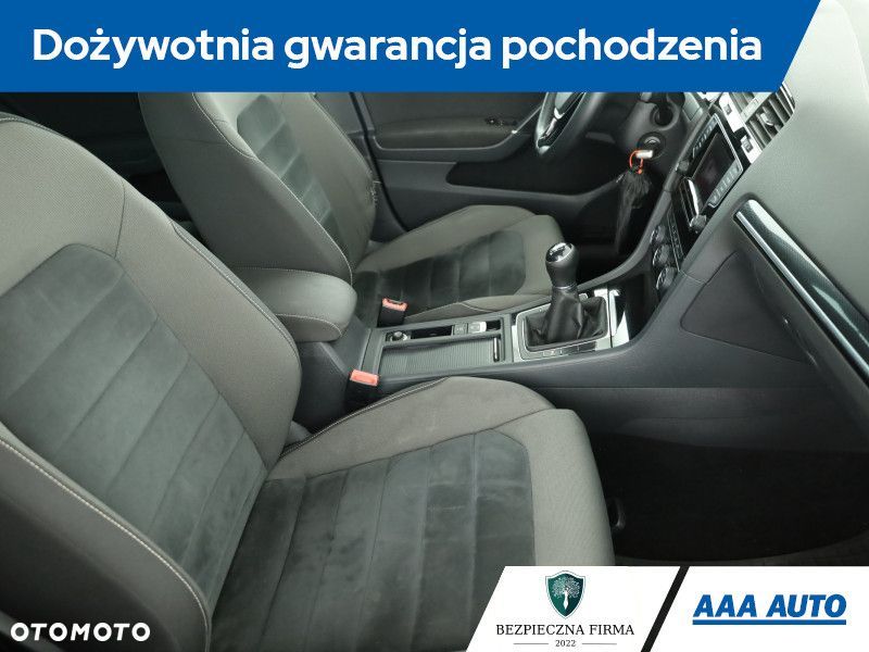 Volkswagen Golf Variant - 10