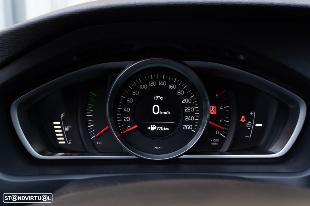 Volvo V40 Cross Country 1.6 D2 Kinetic - 16