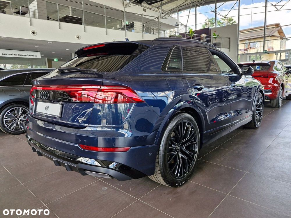 Audi Q8 - 8