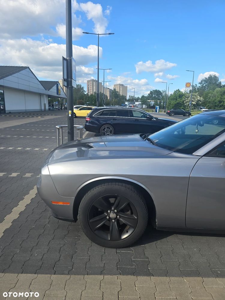 Dodge Challenger - 13