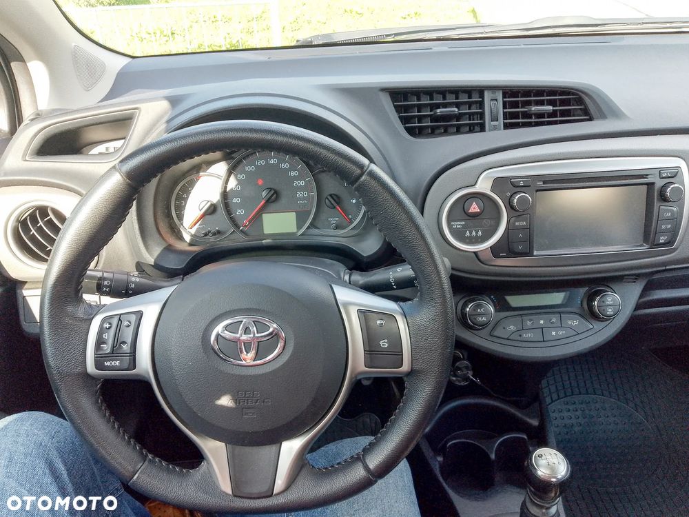 Toyota Yaris 1.33 Premium - 8