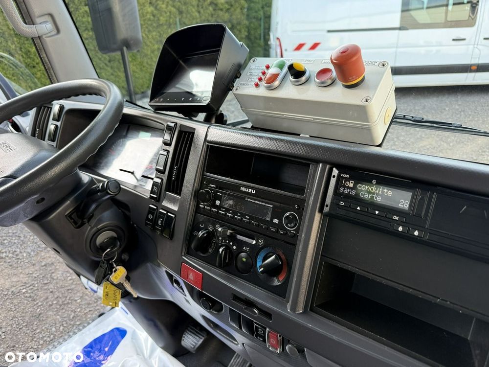 Isuzu P75 - 13