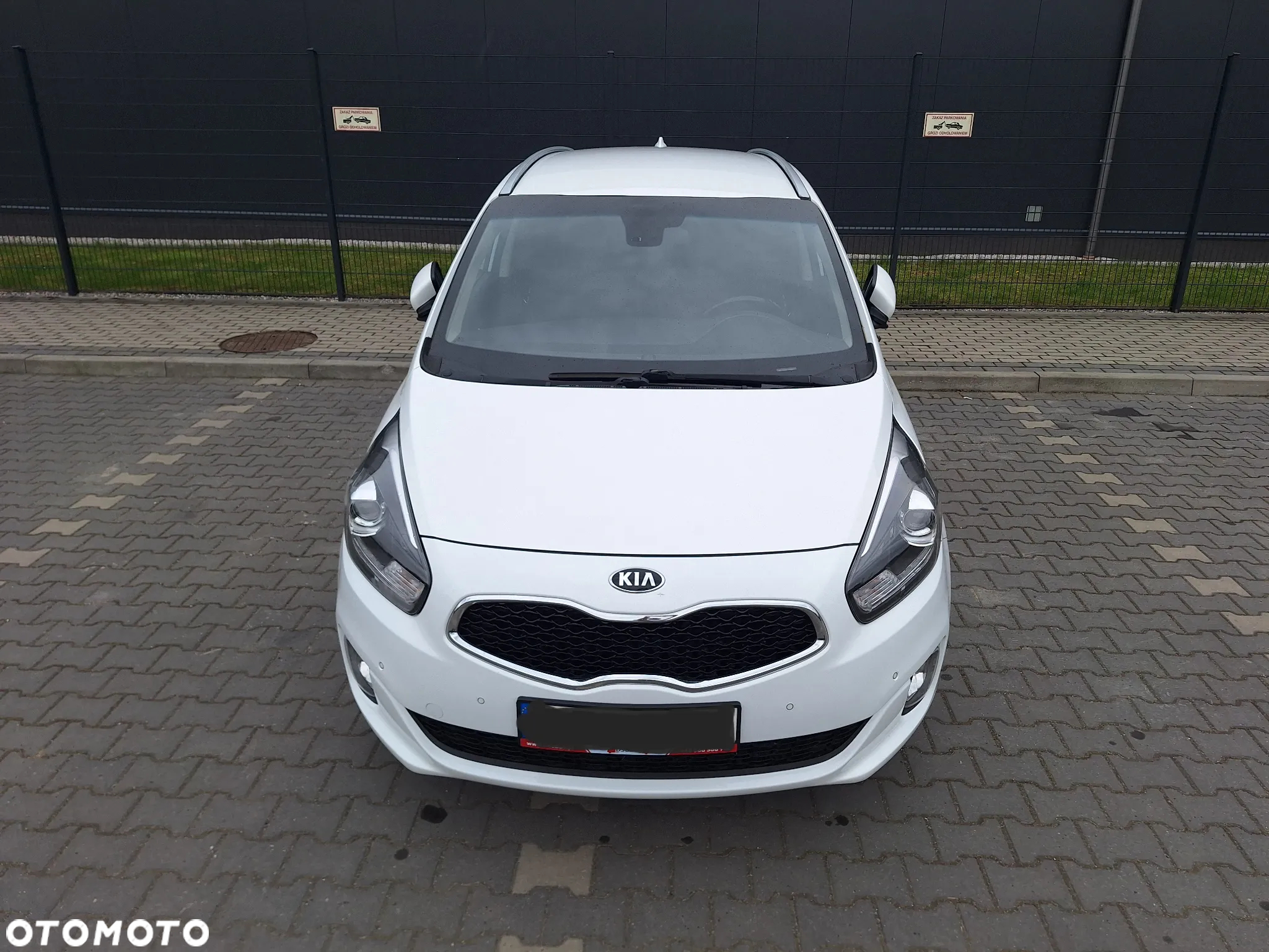 Kia Carens - 5