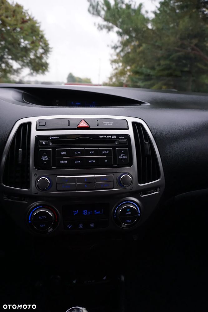 Hyundai i20 1.2 YES Gold - 22