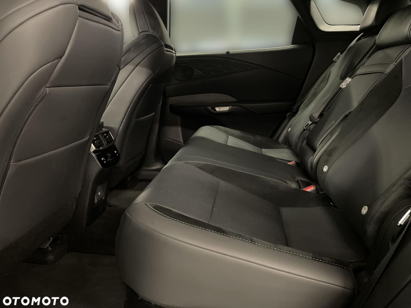 Lexus RX - 15
