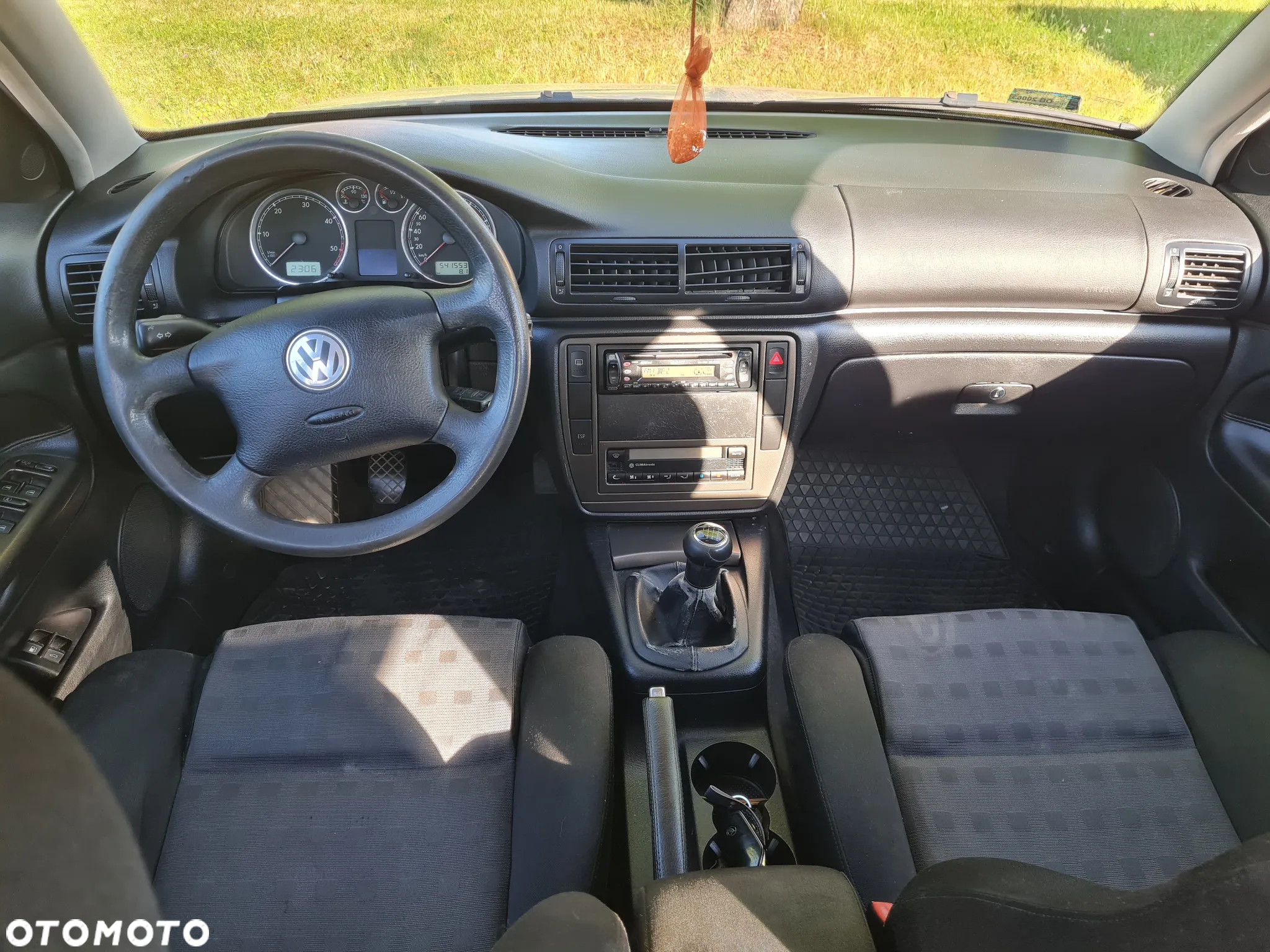 Volkswagen Passat 1.9 TDI Comfortline - 9