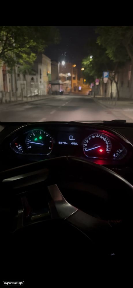 Peugeot 208 - 9
