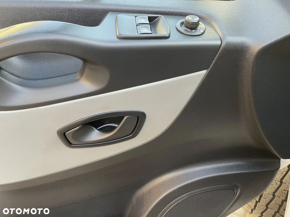 Renault Trafic Warsztat Sortimo - 24