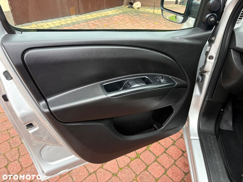 Opel Combo - 19