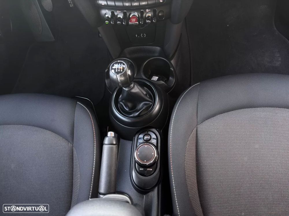 MINI 5 Portas Cooper D - 17