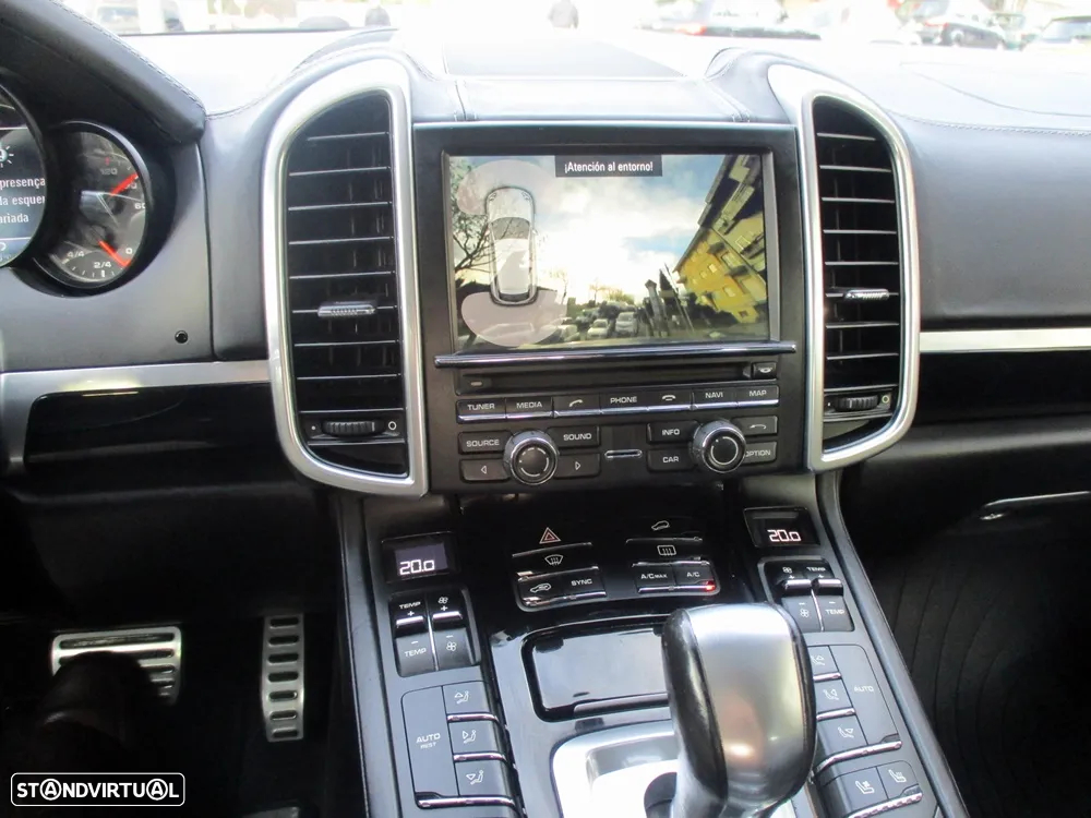 Porsche Cayenne S - 16