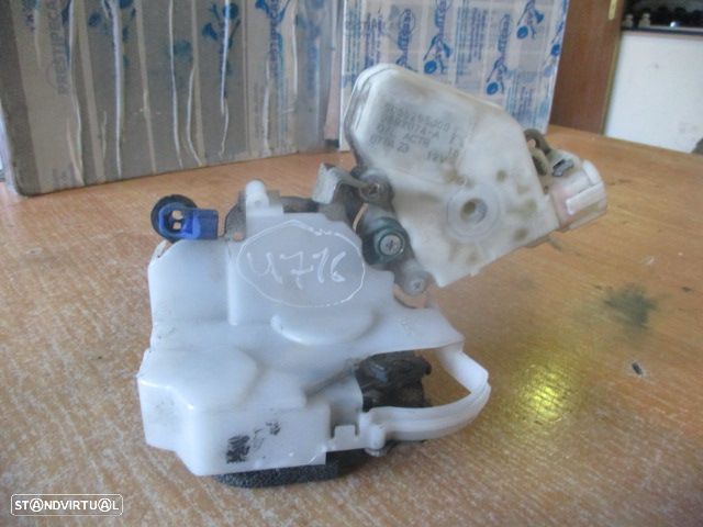 Fecho 8055265J00 SUZUKI GRAND VITARA 2007 1.9 D DDIS      5P PRETO MALA 4 PINOS - 3