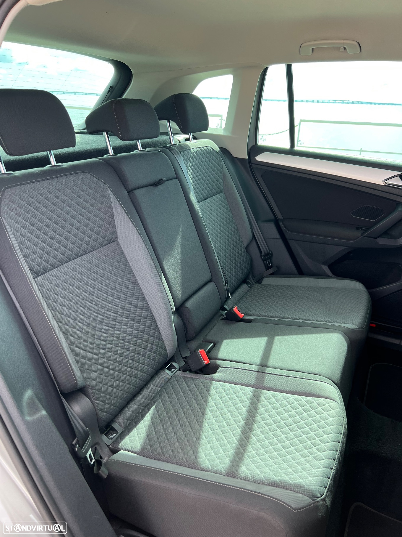 VW Tiguan 1.6 TDI Confortline - 29